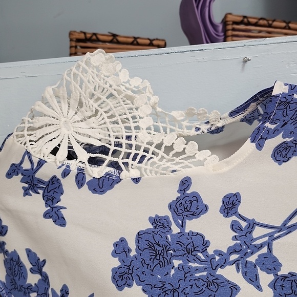 Blouse top - Picture 3 of 7